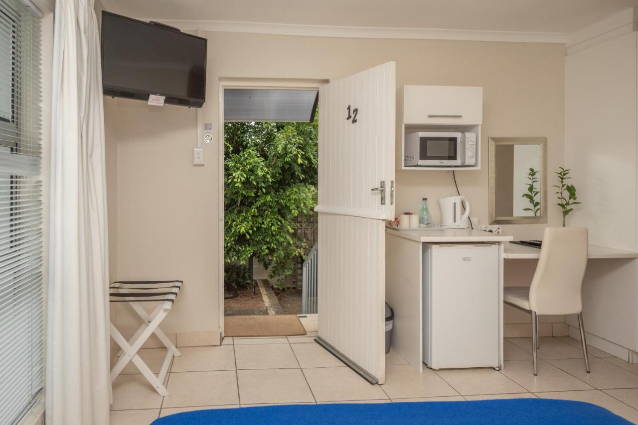 Millard Crescent Guest House Порт Елизабет Екстериор снимка