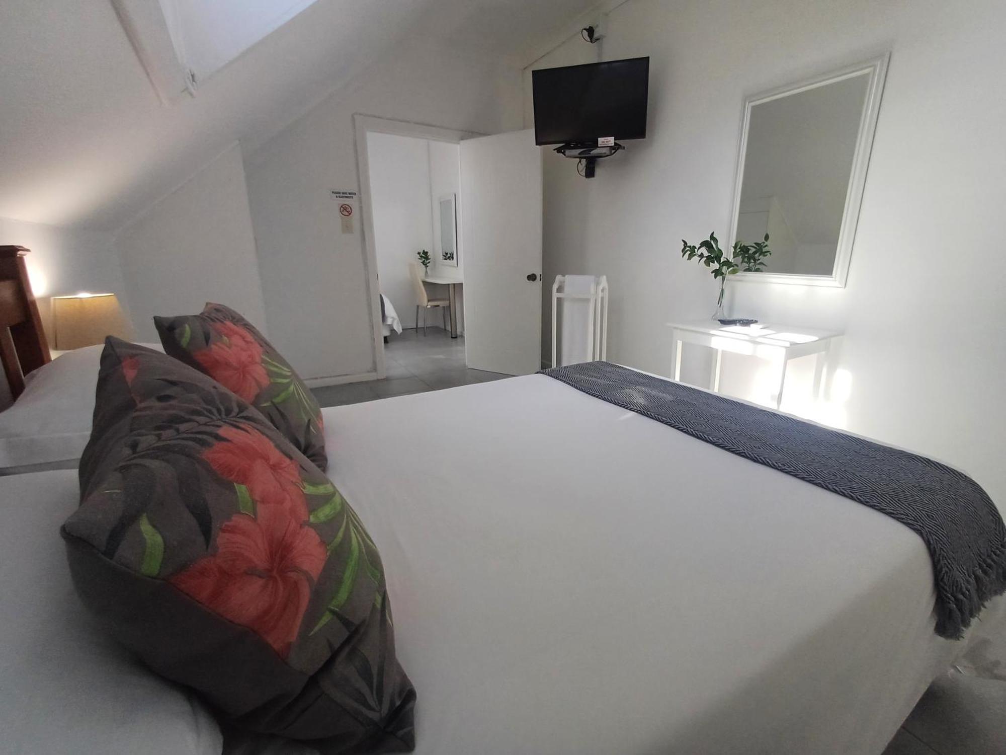 Millard Crescent Guest House Порт Елизабет Екстериор снимка