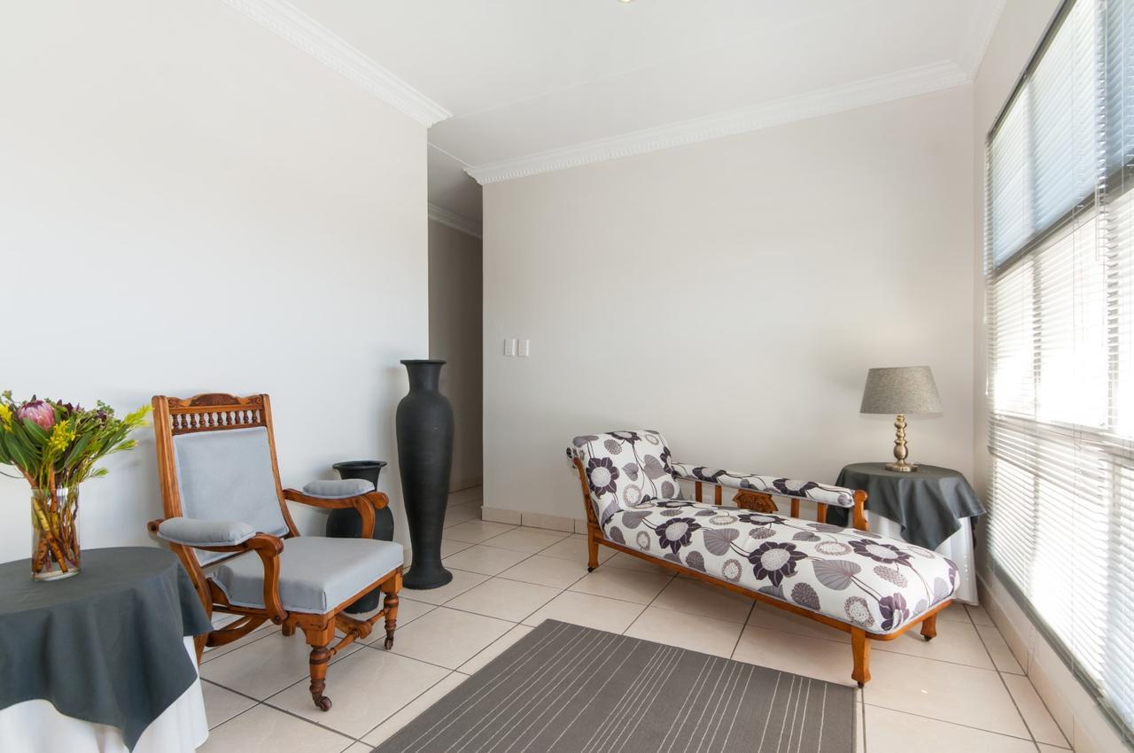 Millard Crescent Guest House Порт Елизабет Екстериор снимка